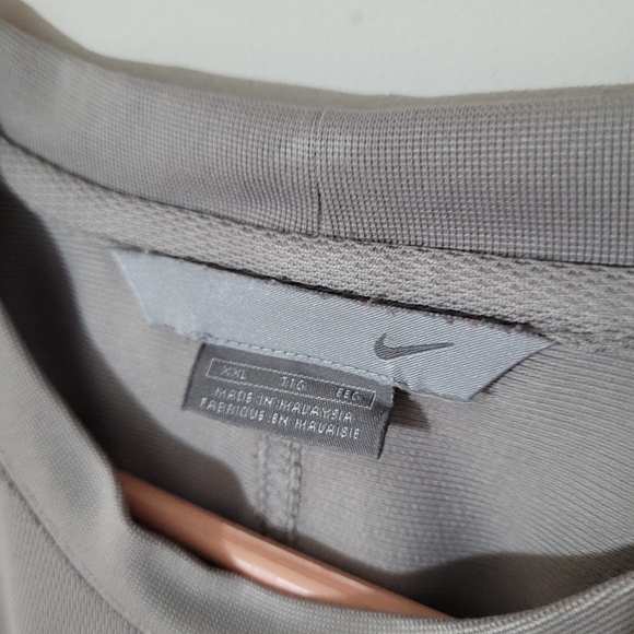 Men's Nike Jersey Size XXL Gray Short-sleeved  Pullover T-Shirt Dri-Fit - Picture 4 of 14